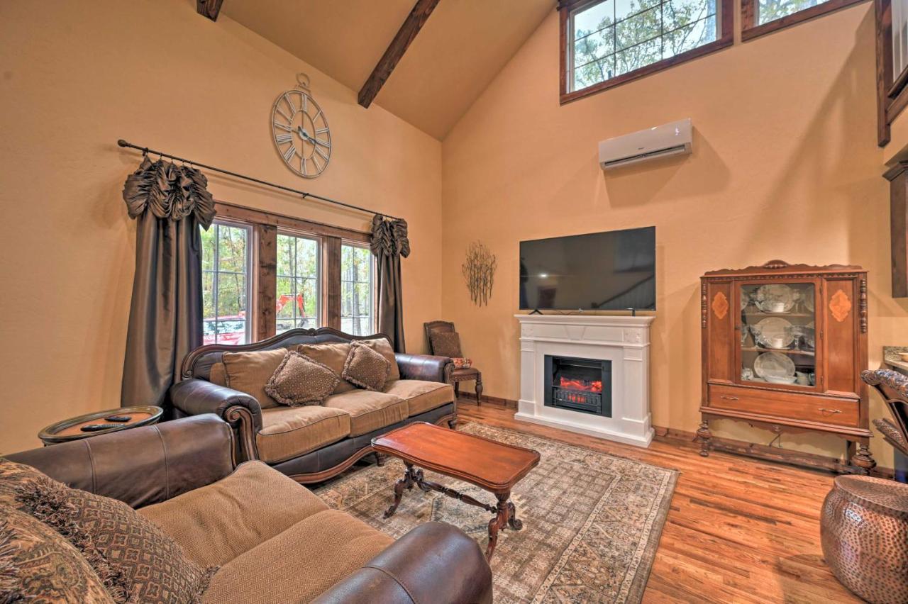 Tudor-Style Broken Bow Cottage With Hot Tub And Decks! Stephens Gap Εξωτερικό φωτογραφία