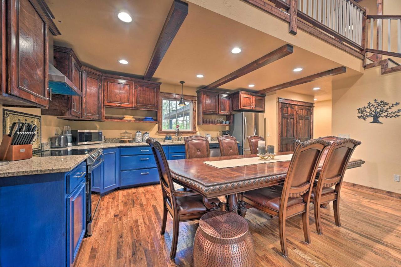 Tudor-Style Broken Bow Cottage With Hot Tub And Decks! Stephens Gap Εξωτερικό φωτογραφία