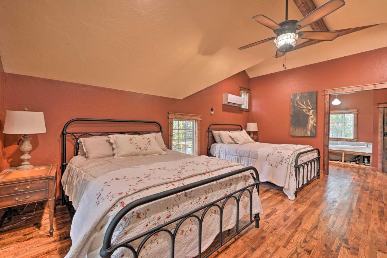 Tudor-Style Broken Bow Cottage With Hot Tub And Decks! Stephens Gap Εξωτερικό φωτογραφία