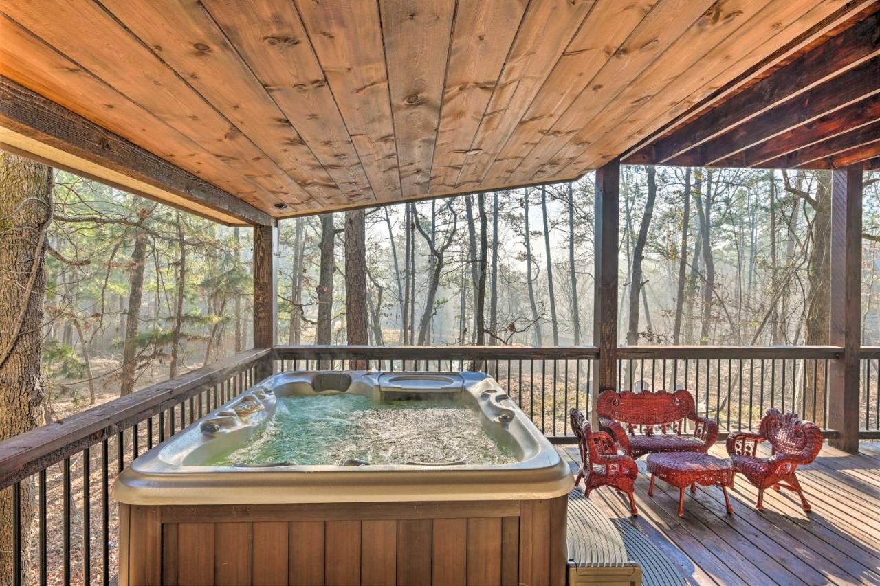 Tudor-Style Broken Bow Cottage With Hot Tub And Decks! Stephens Gap Εξωτερικό φωτογραφία